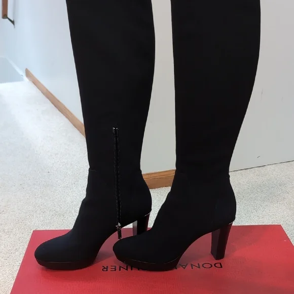Donald J. Pliner Elegant Black Heeled Boots - Picture 1 of 11